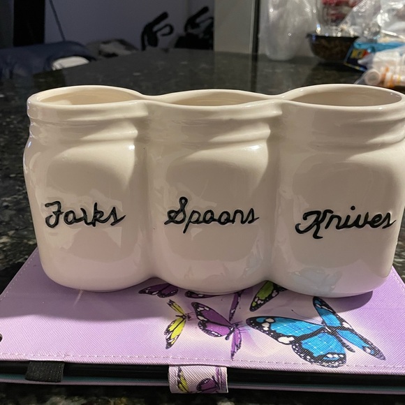 Home essentials base for used of spoons your knifes and  forks. - Picture 8 of 8